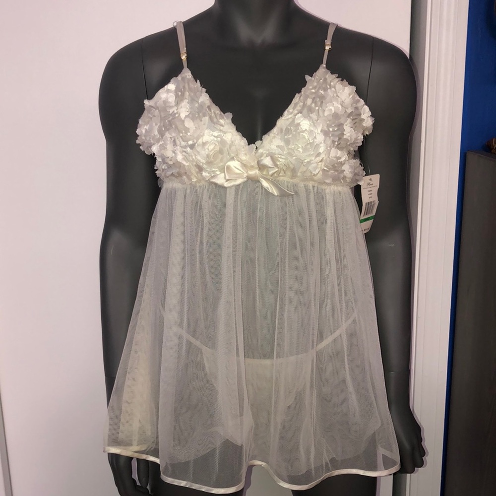 Ivory two-piece lingerie set